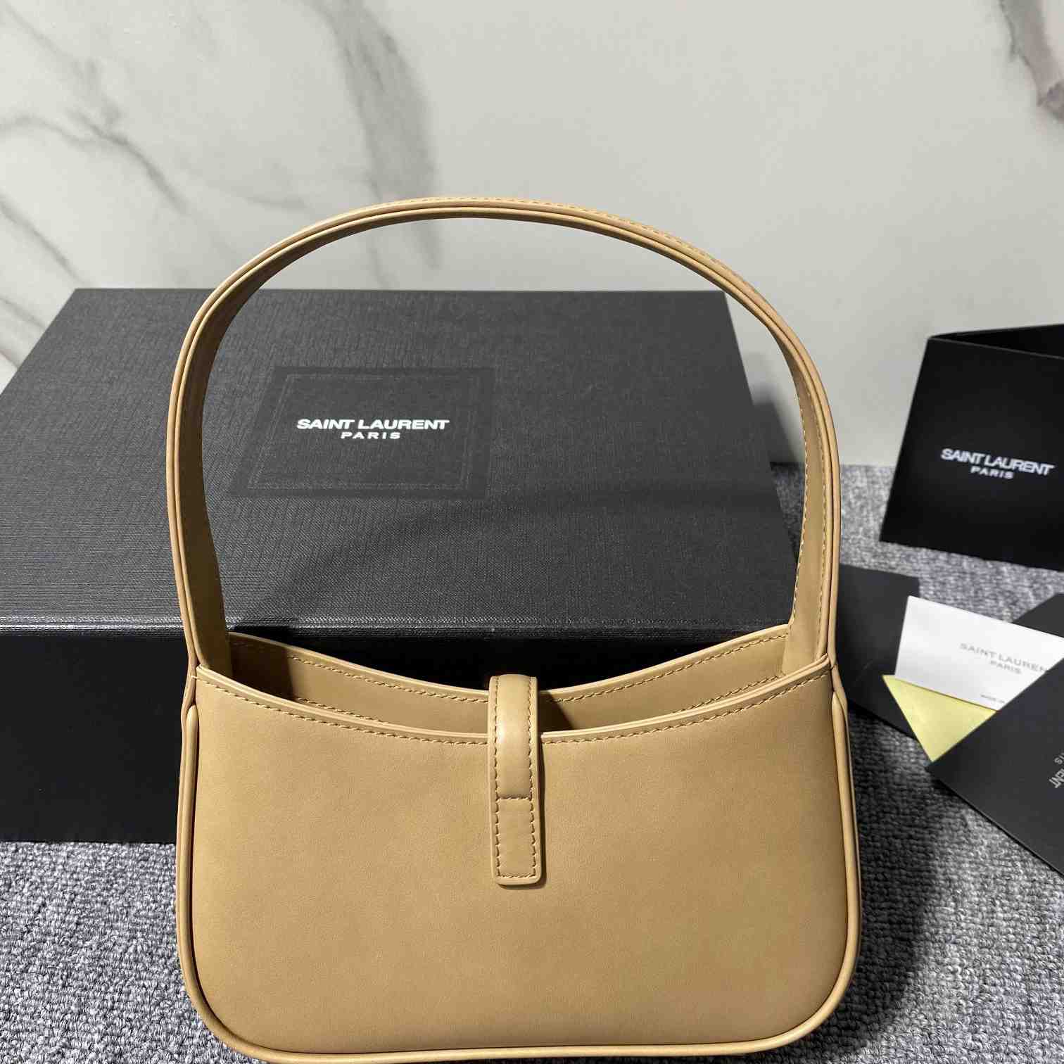 Saint Laurent Le 5 À 7 In Smooth Leather - PerfectKickZ