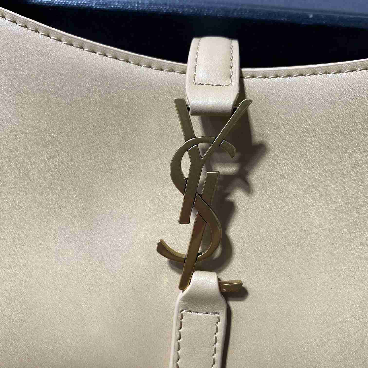 Saint Laurent Le 5 À 7 In Smooth Leather - PerfectKickZ