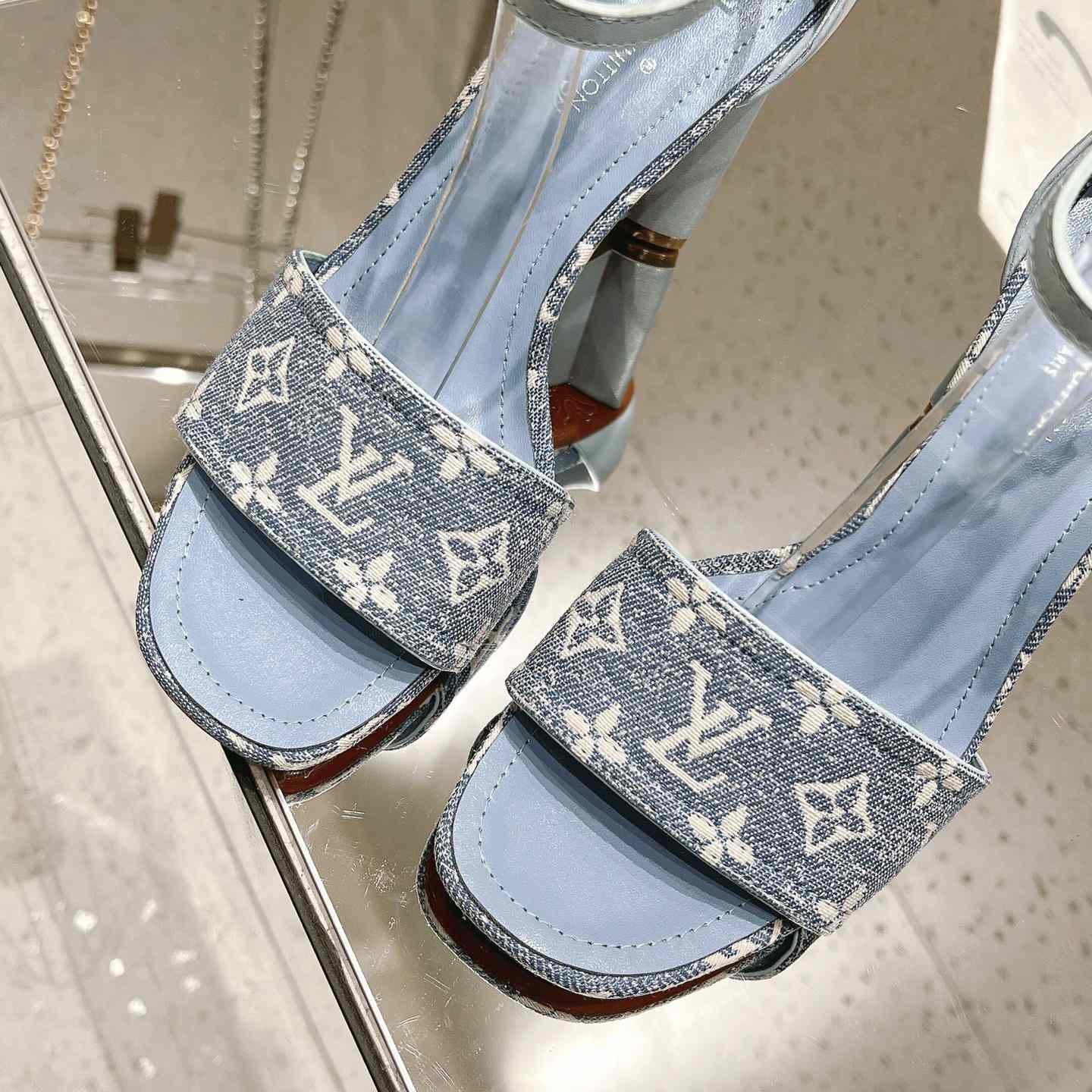 Louis Vuitton Silhouette Sandal   1AAZT8 - PerfectKickZ