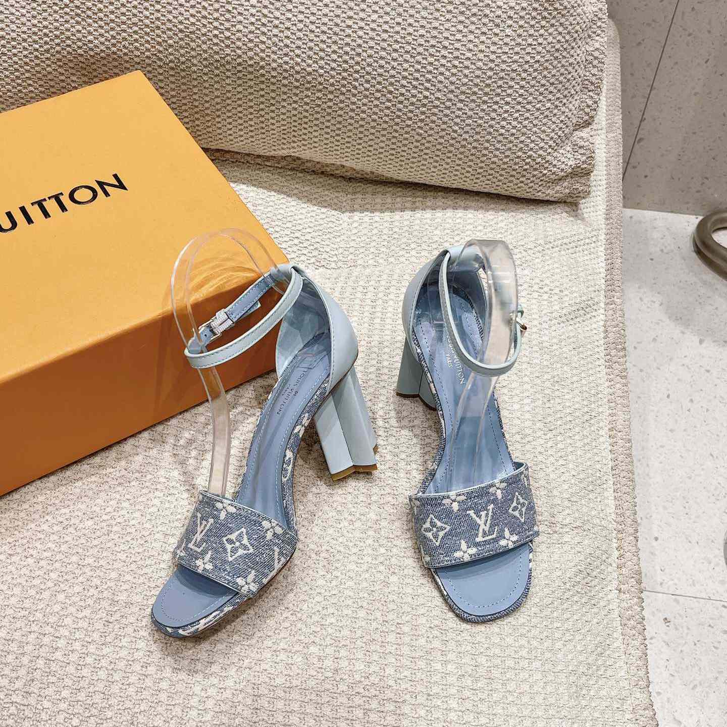 Louis Vuitton Silhouette Sandal   1AAZT8 - PerfectKickZ
