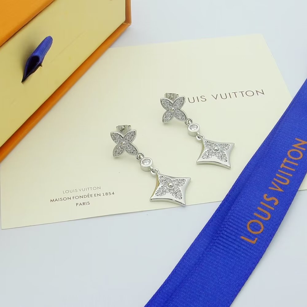 Louis Vuitton Color Blossom Long Earrings, White Gold And Diamonds   Q96501 - PerfectKickZ