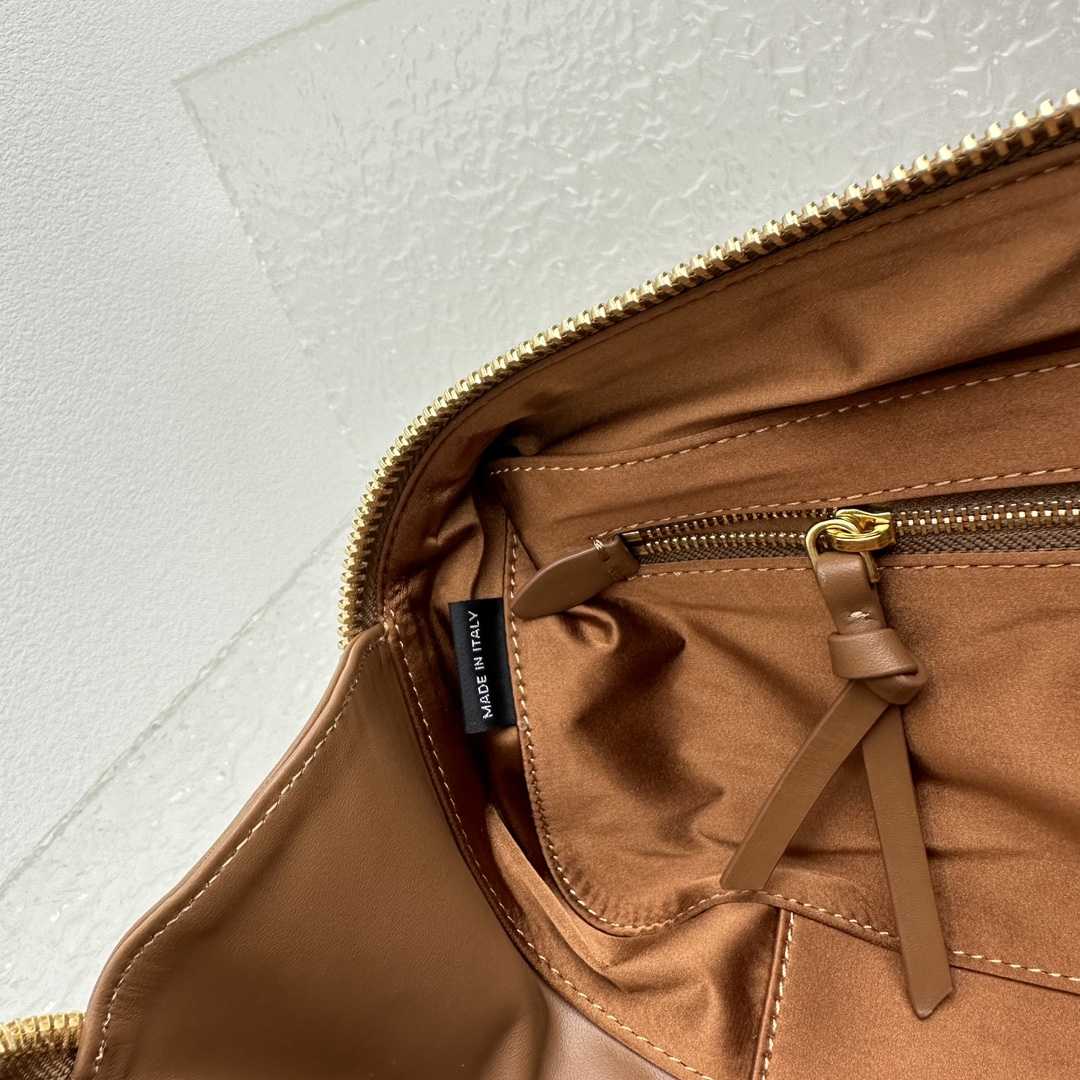 Miu Miu Arcadie leather bag - PerfectKickZ
