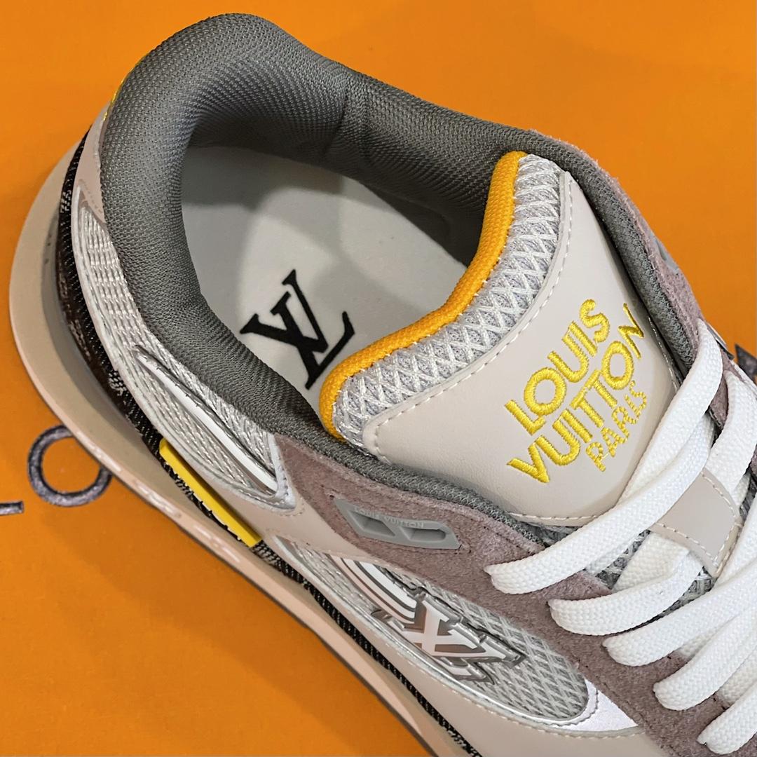 Louis Vuitton Run Away Sneaker   (upon uk size)  1ABFBZ - 