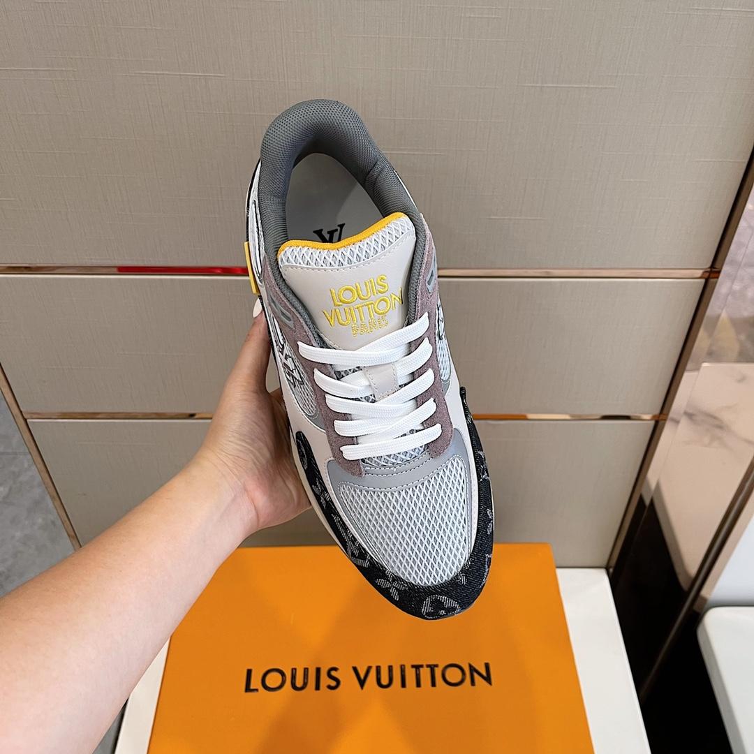 Louis Vuitton Run Away Sneaker   (upon uk size)  1ABFBZ - 