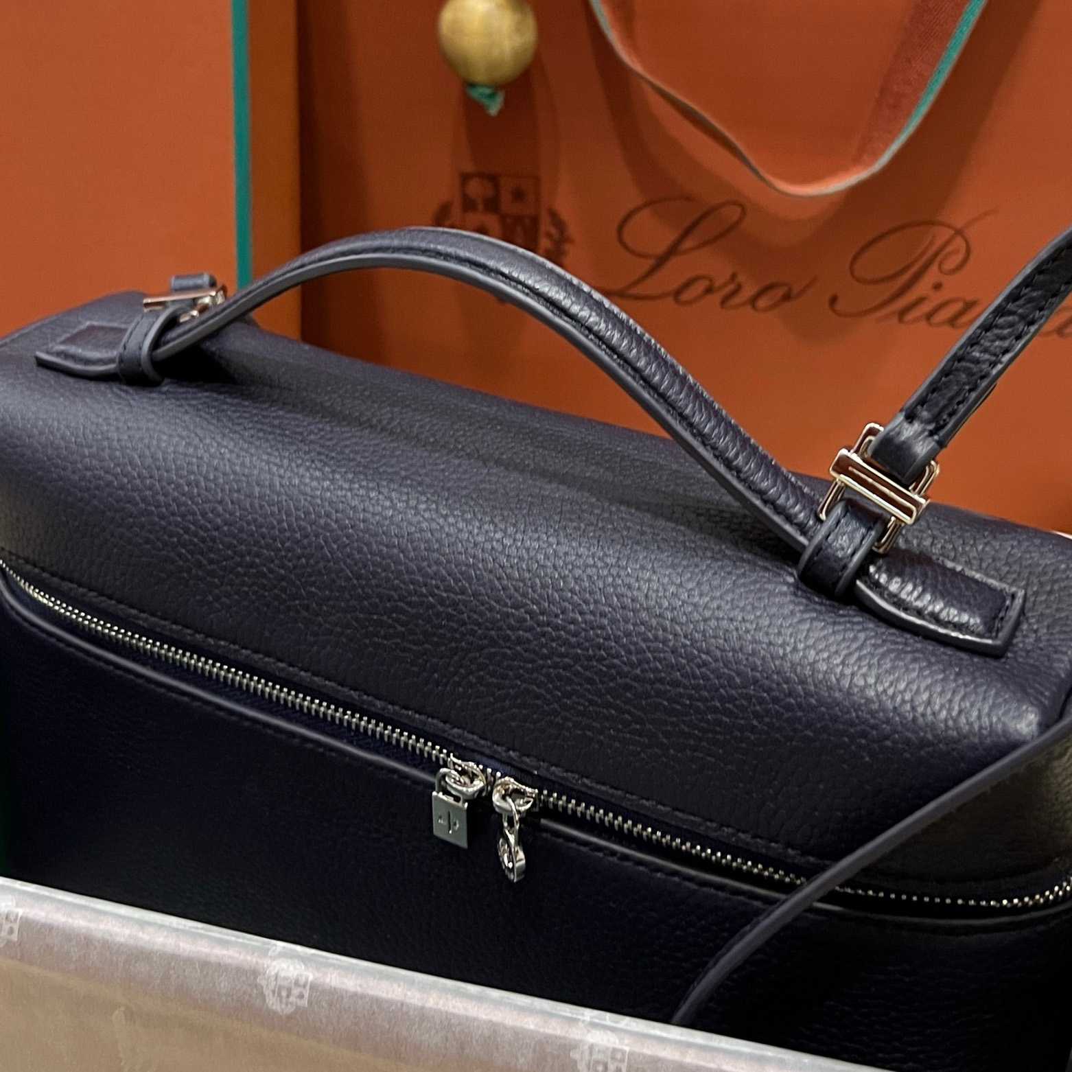 Loro Piana Extra Pocket Pouch L27 - PerfectKickZ