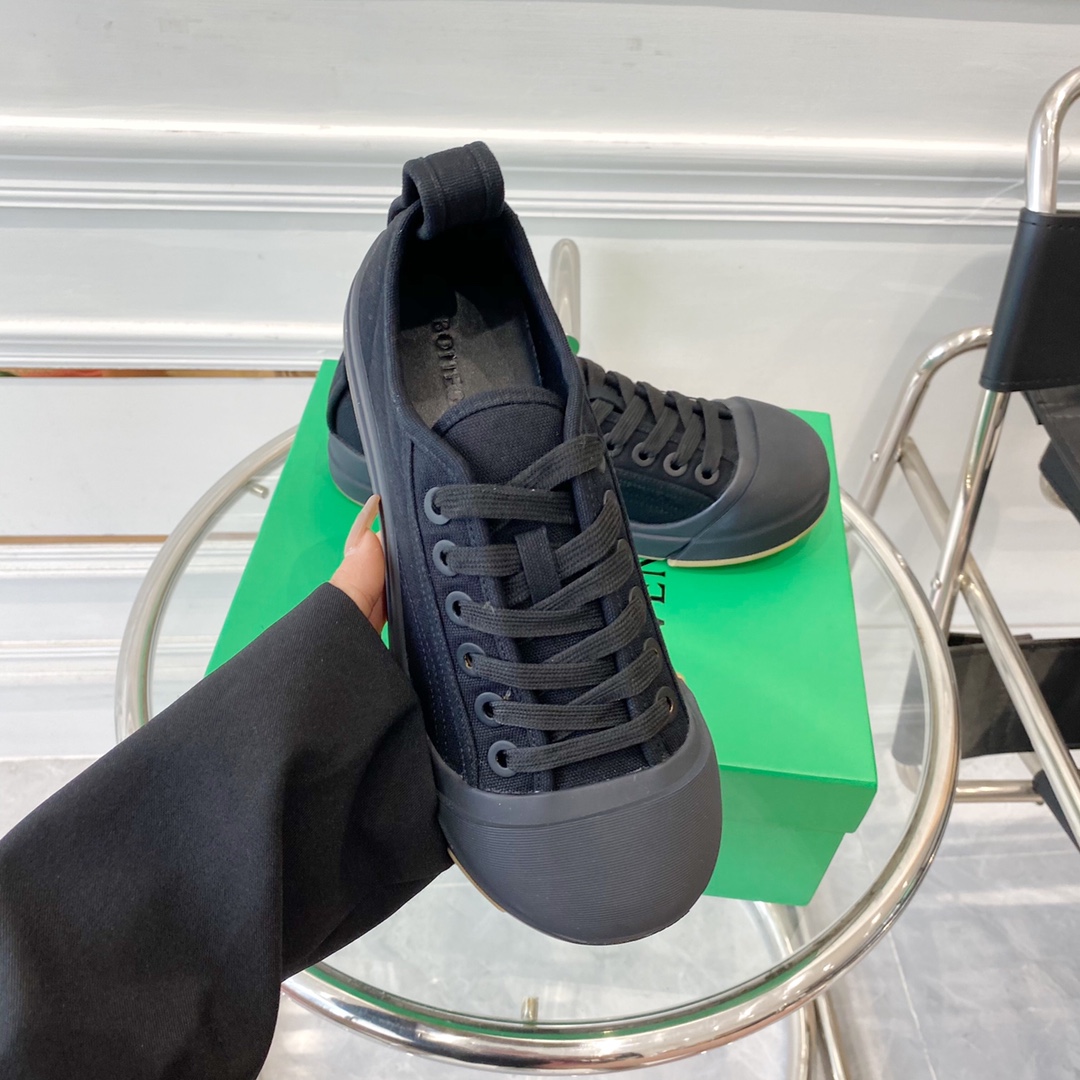 Bottega Veneta Vulcan Sneaker - PerfectKickZ