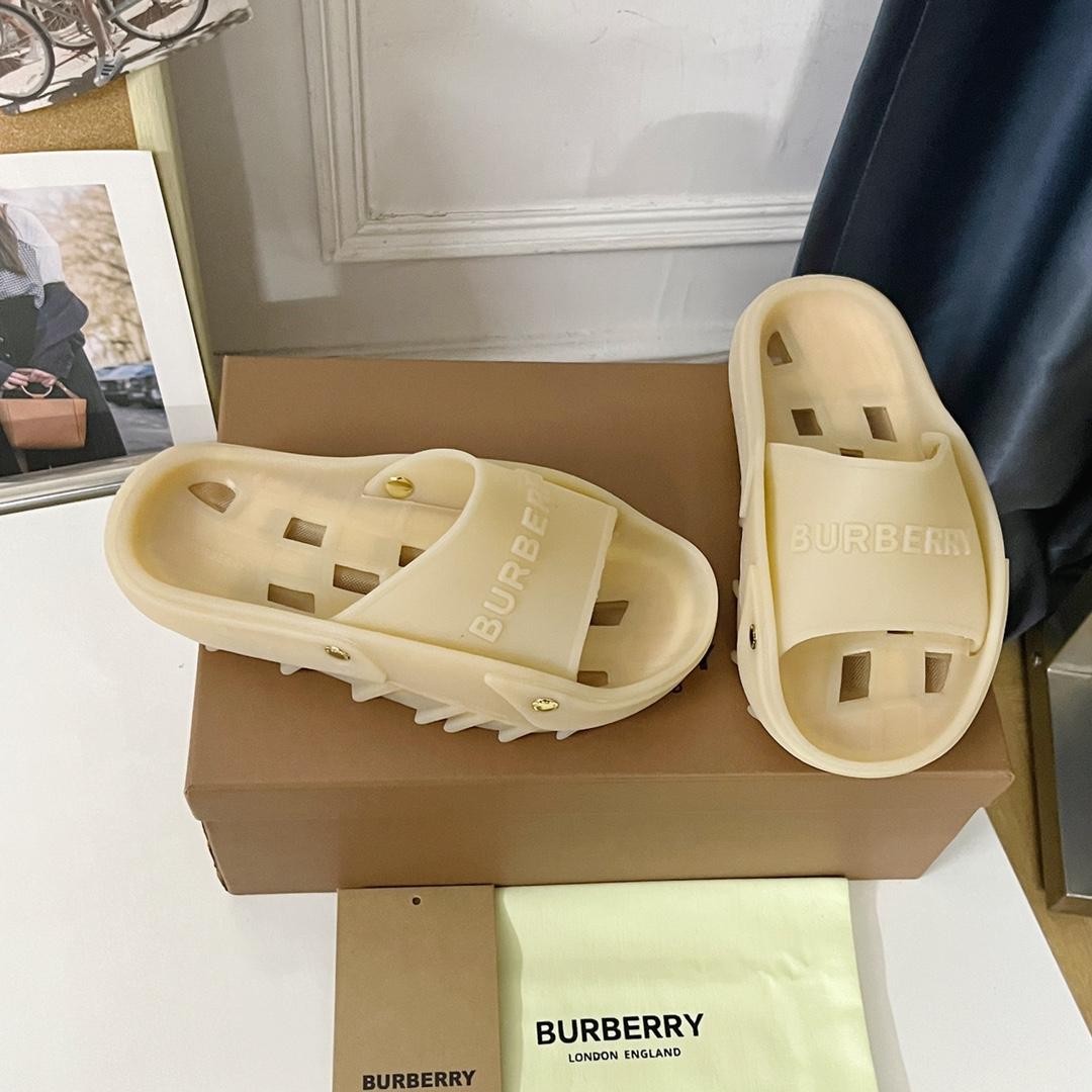 Burberry Bucklow logo slides - 