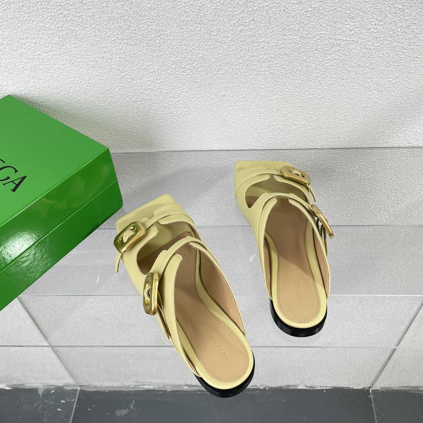 Bottega Veneta Stretch Buckle Mule Sandal Flat - PerfectKickZ