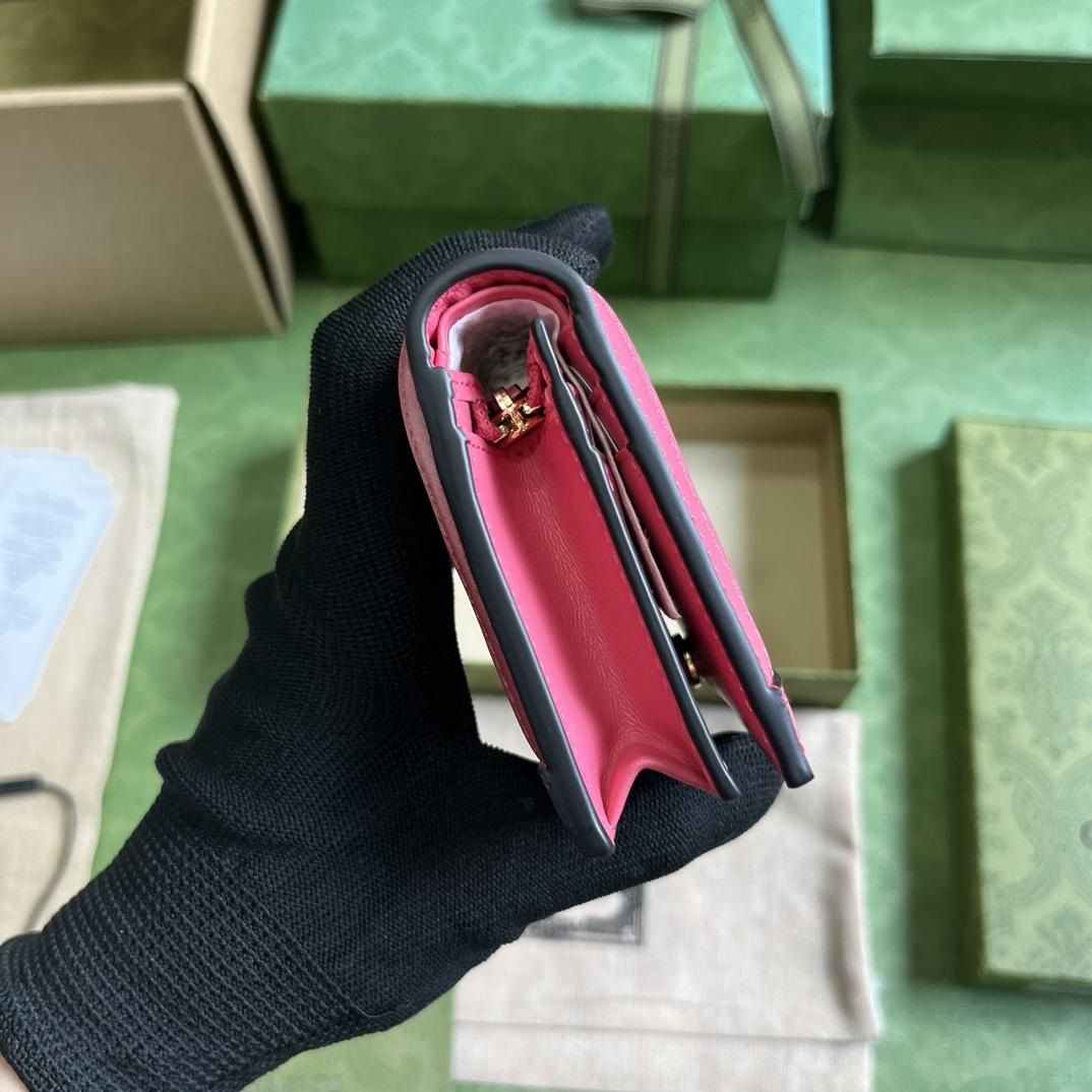 Gucci GG Matelasse Card Case Wallet - 