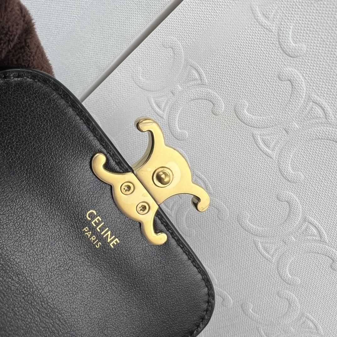 Celine Compact Wallet With Coin Triomphe In Shiny Calfskin - 
