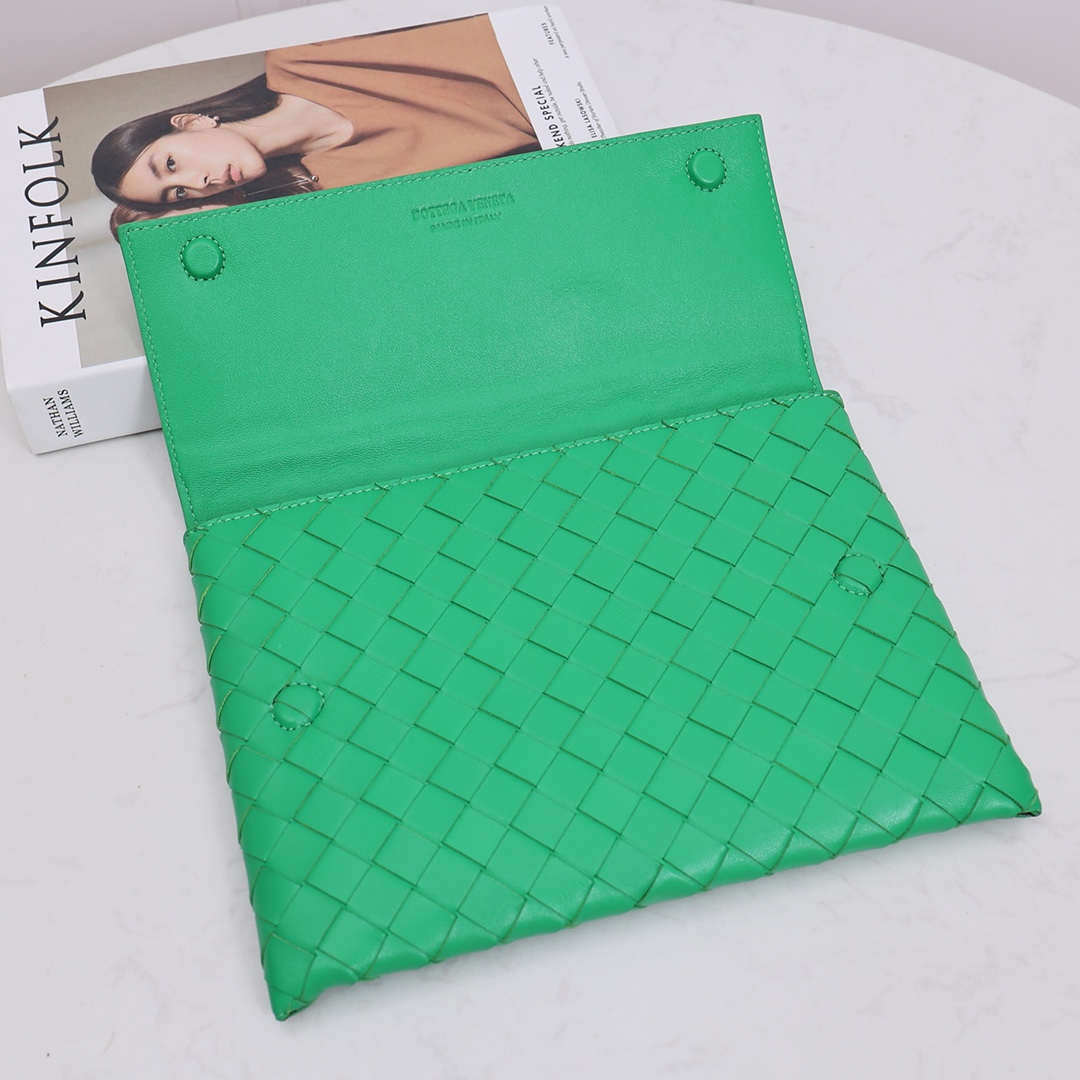 Bottega Veneta Flap Pouch - PerfectKickZ