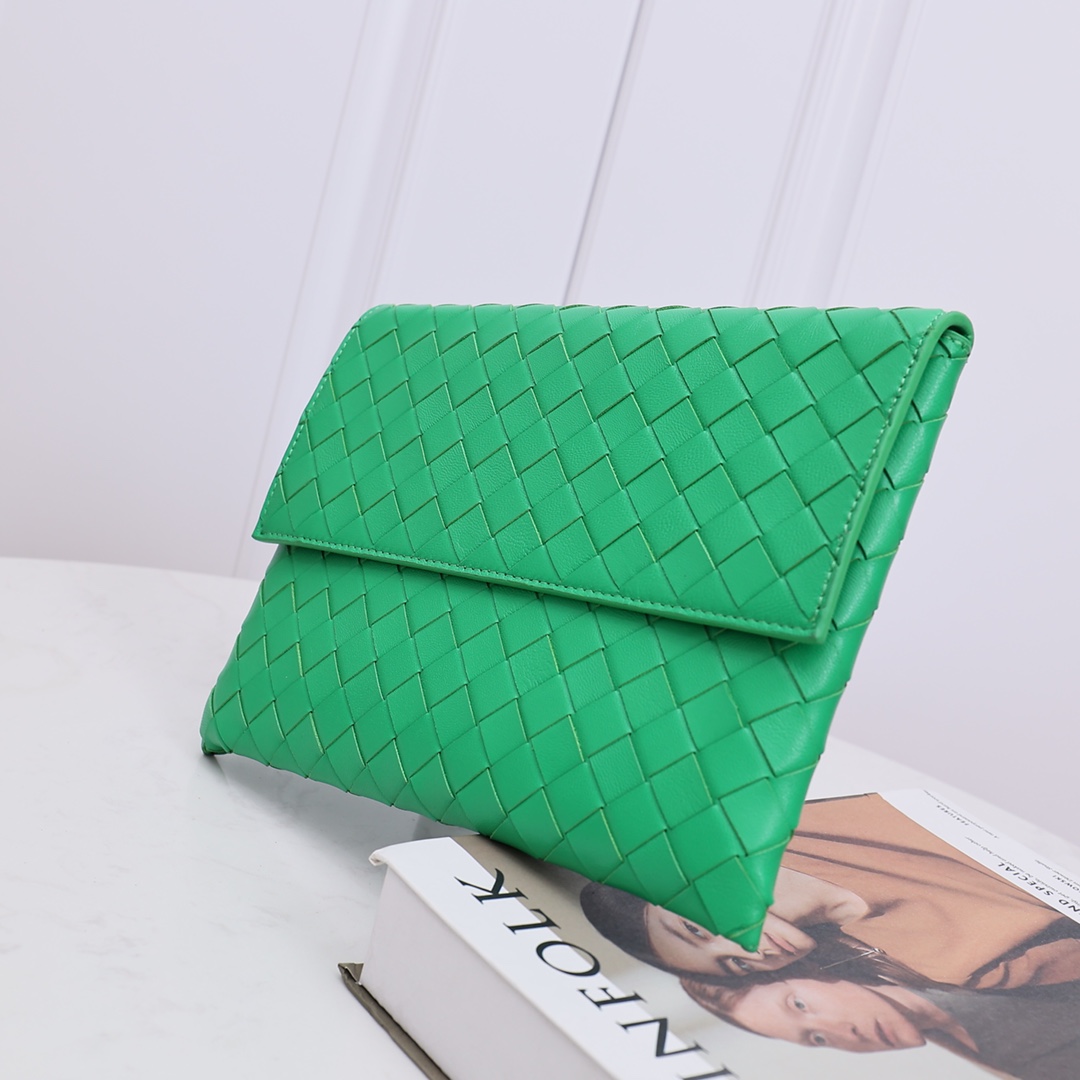 Bottega Veneta Flap Pouch - PerfectKickZ