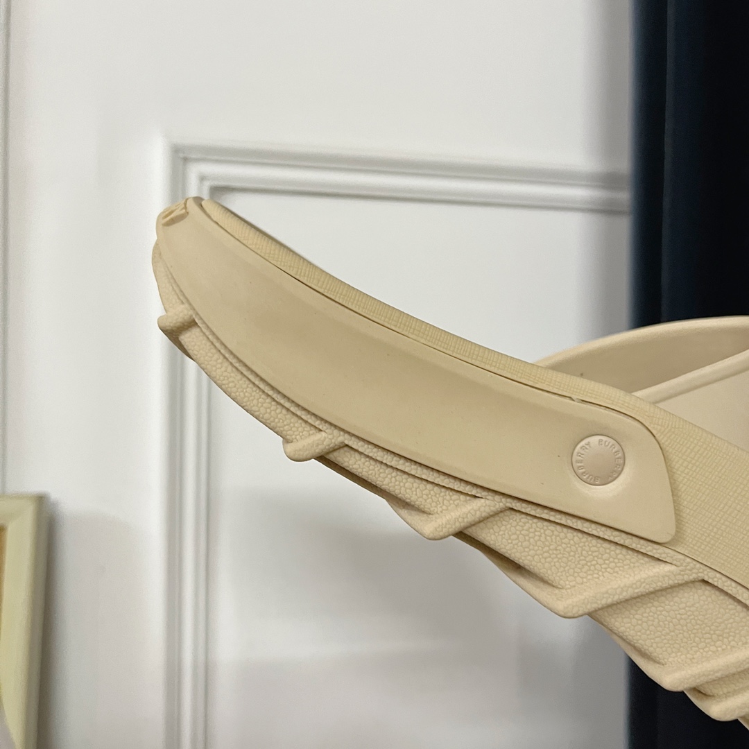 Burberry Bucklow logo slides - PerfectKickZ