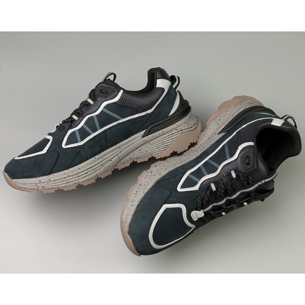 Moncler Lite Runner Low Top Sneaker - 
