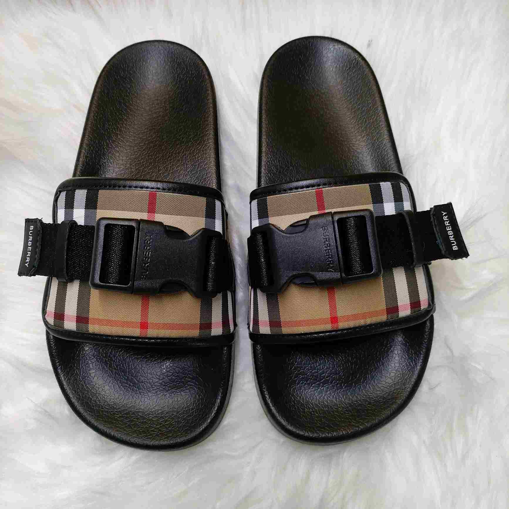 Burberry Buckle-strap Vintage Check Slides - PerfectKickZ