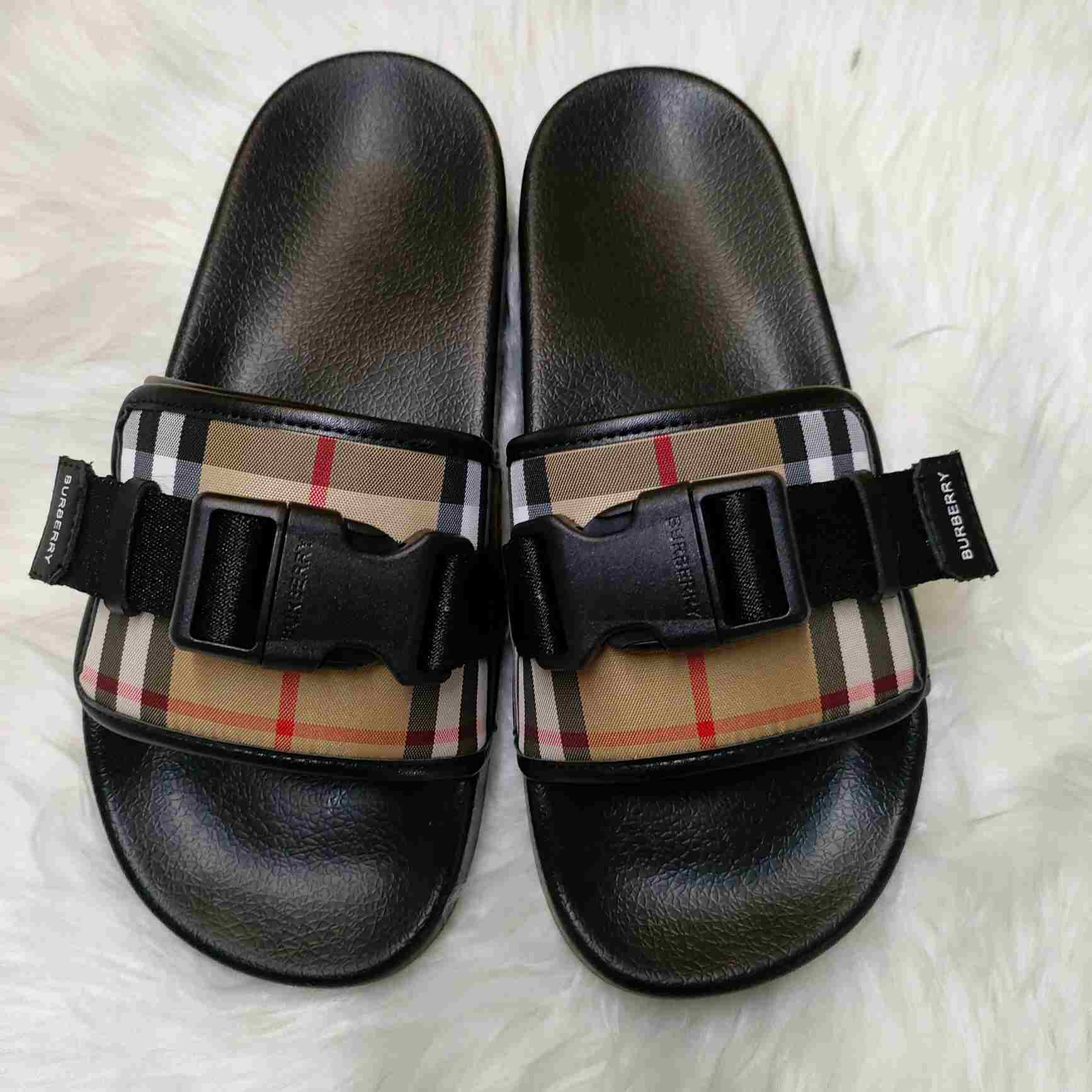 Burberry Buckle-strap Vintage Check Slides - PerfectKickZ
