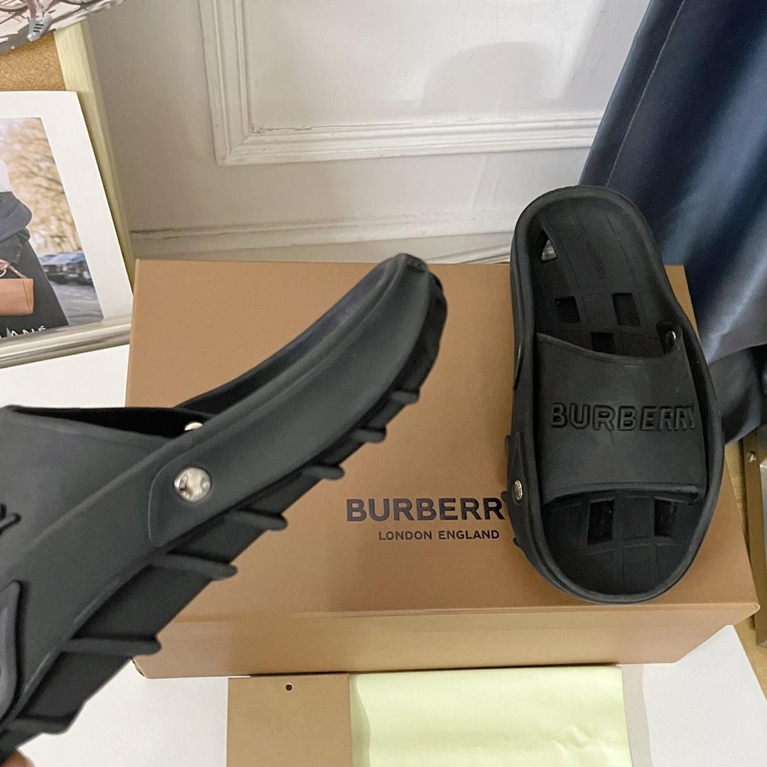 Burberry Bucklow logo slides - 