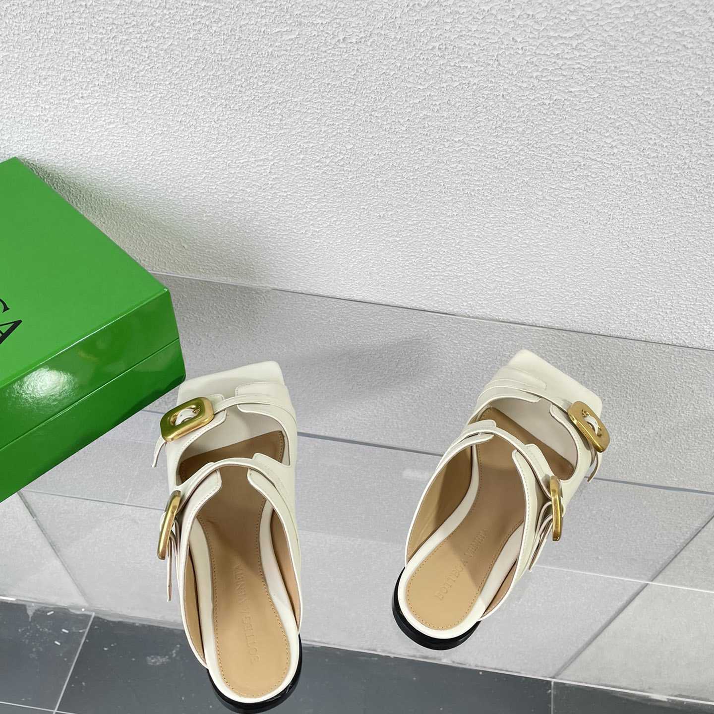 Bottega Veneta Stretch Buckle Mule Sandal Flat - PerfectKickZ