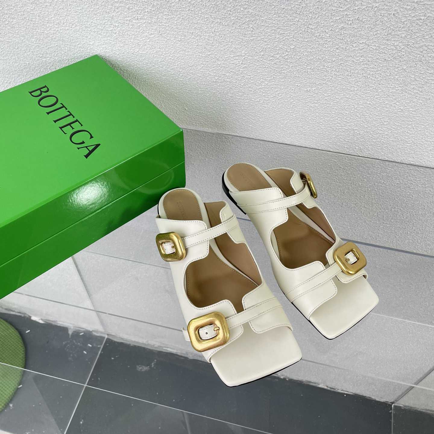 Bottega Veneta Stretch Buckle Mule Sandal Flat - PerfectKickZ