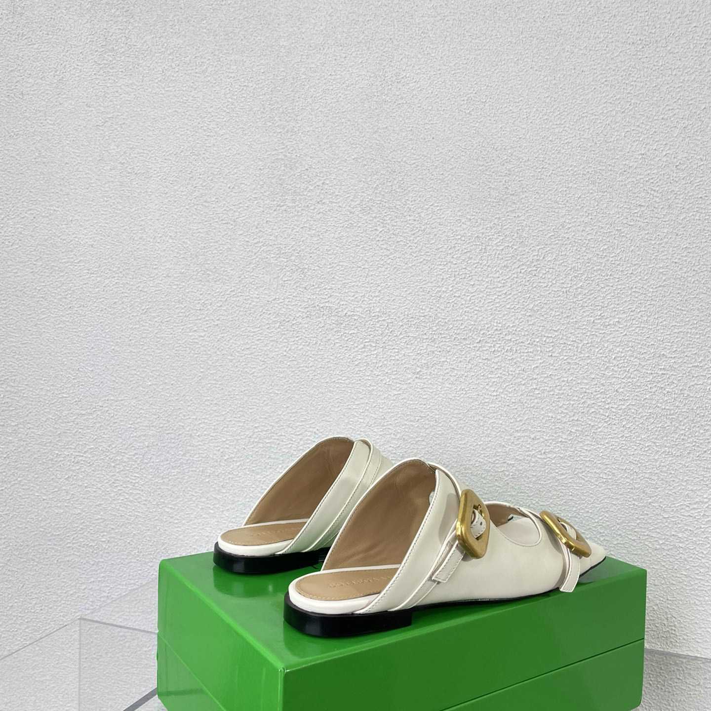 Bottega Veneta Stretch Buckle Mule Sandal Flat - PerfectKickZ