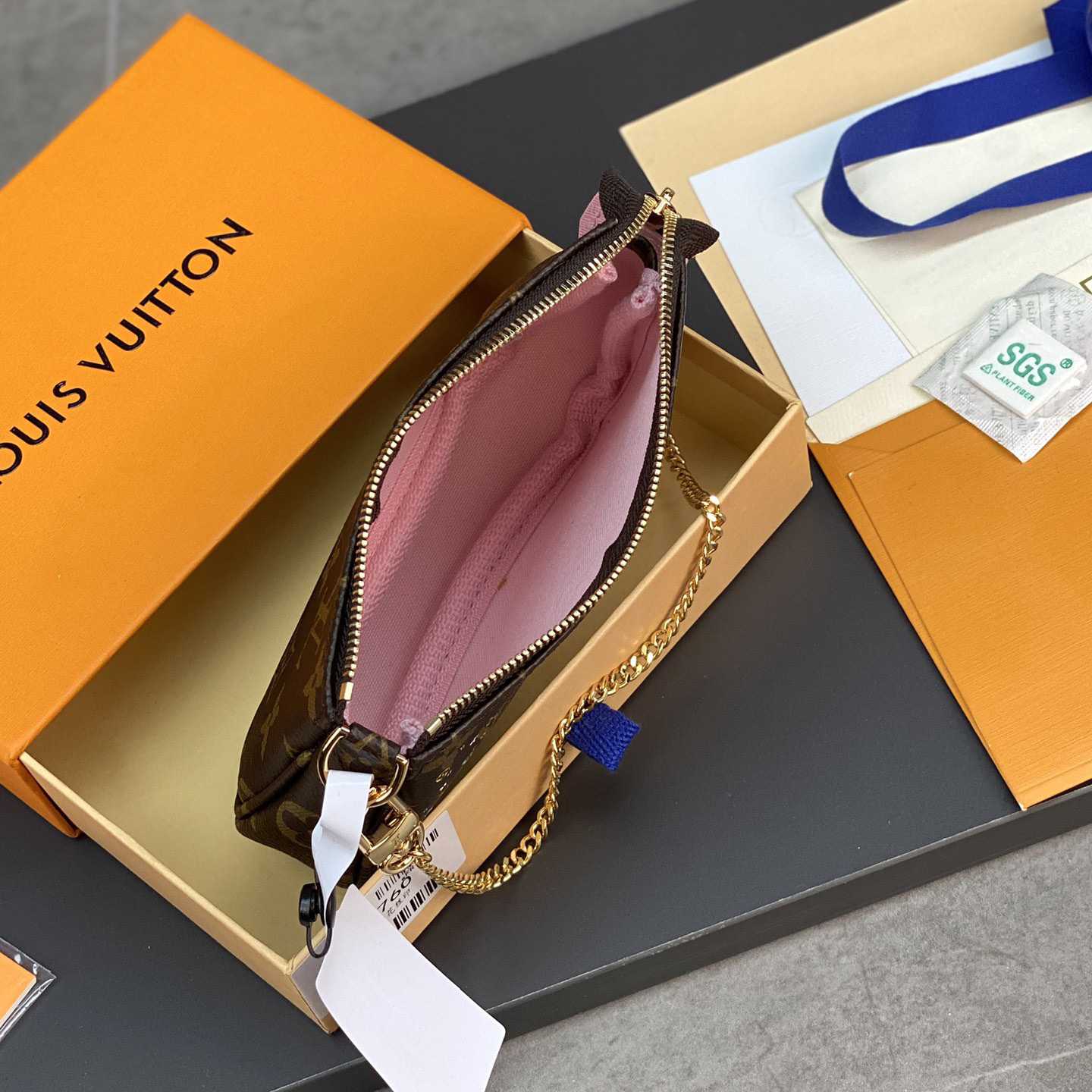Louis Vuitton Mini Pochette Accessoires (15.5*10.5*4cm)  M81760 - PerfectKickZ