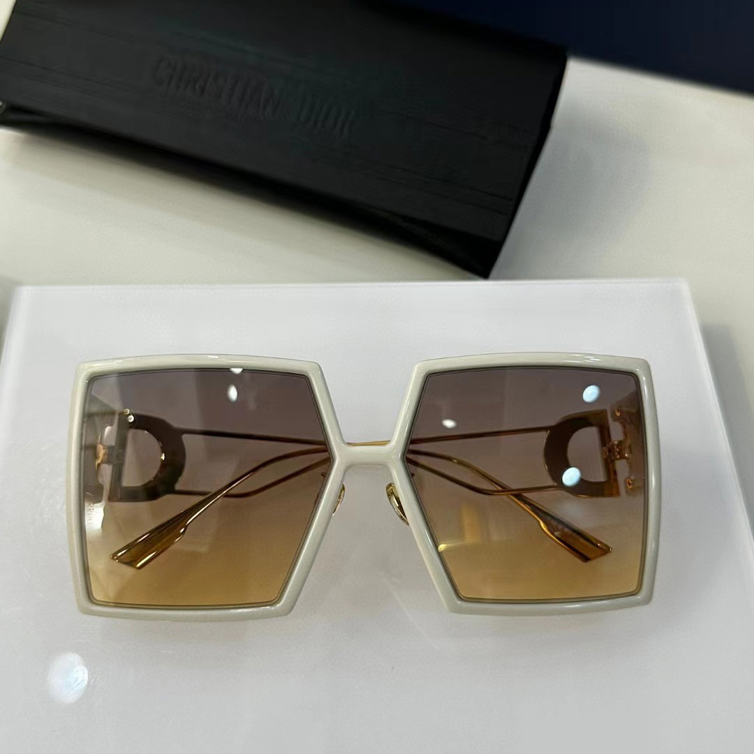 Dior 30Montaigne SU Sunglasses  - PerfectKickZ