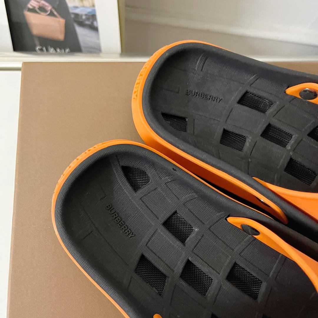 Burberry Bucklow Logo Slides - PerfectKickZ