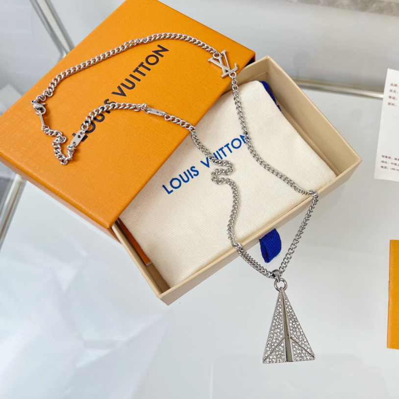 Louis Vuitton LV Paperplane Necklace      M01034 - PerfectKickZ