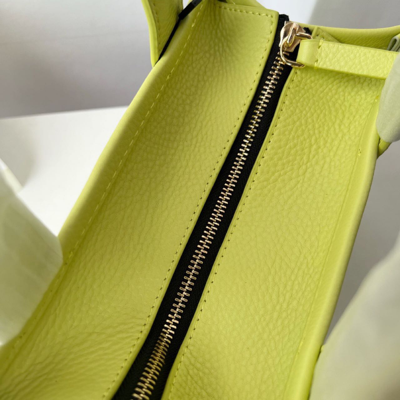 Marc Jacobs The Jacquard Large Tote Bag (26-20-13cm) - PerfectKickZ