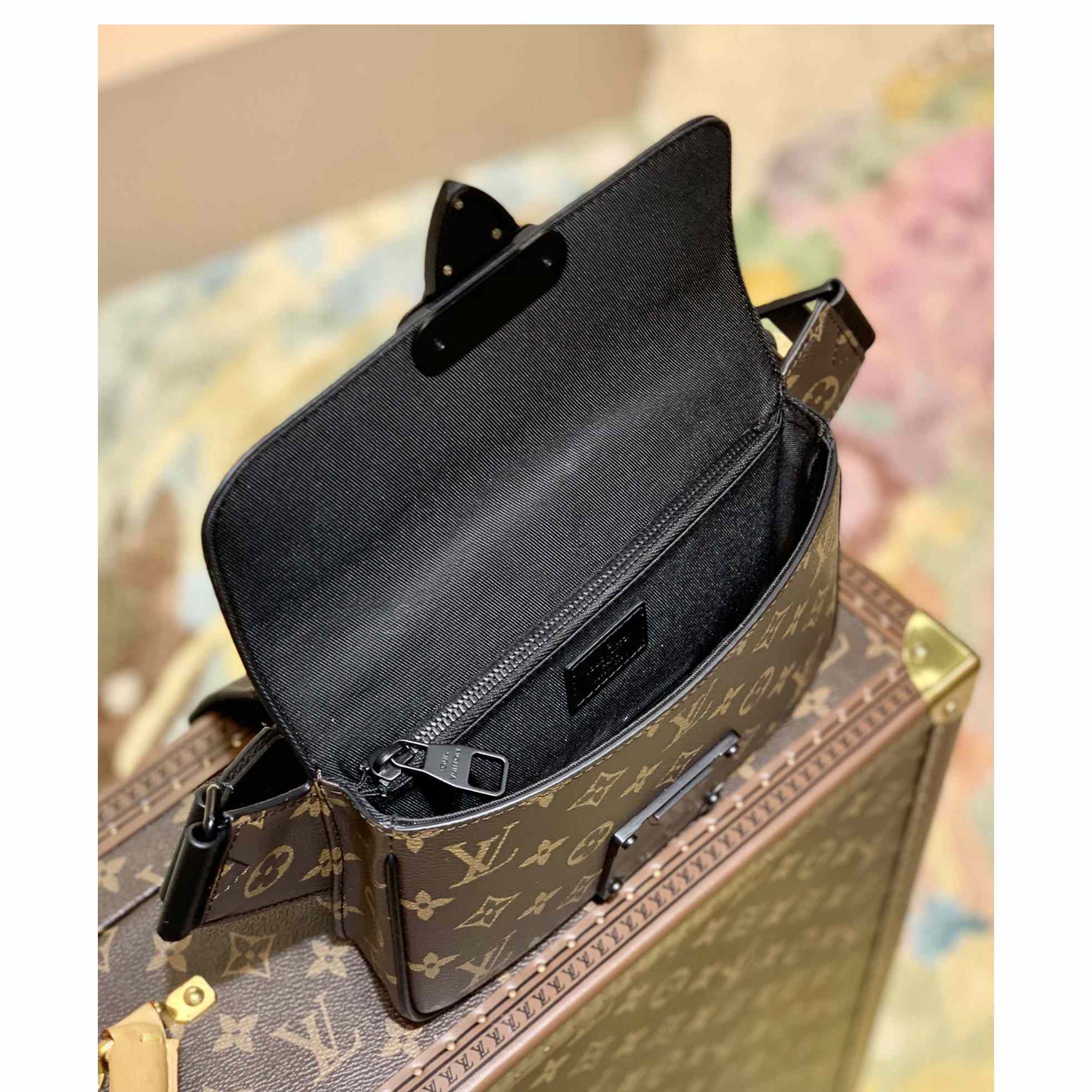 Louis Vuitton S Lock Sling Bag(21-15-4cm)    M45807 - PerfectKickZ