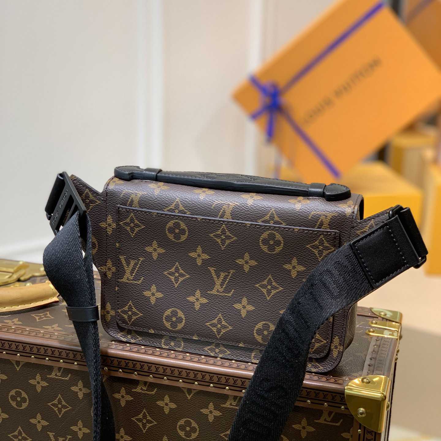 Louis Vuitton S Lock Sling Bag(21-15-4cm)    M45807 - PerfectKickZ
