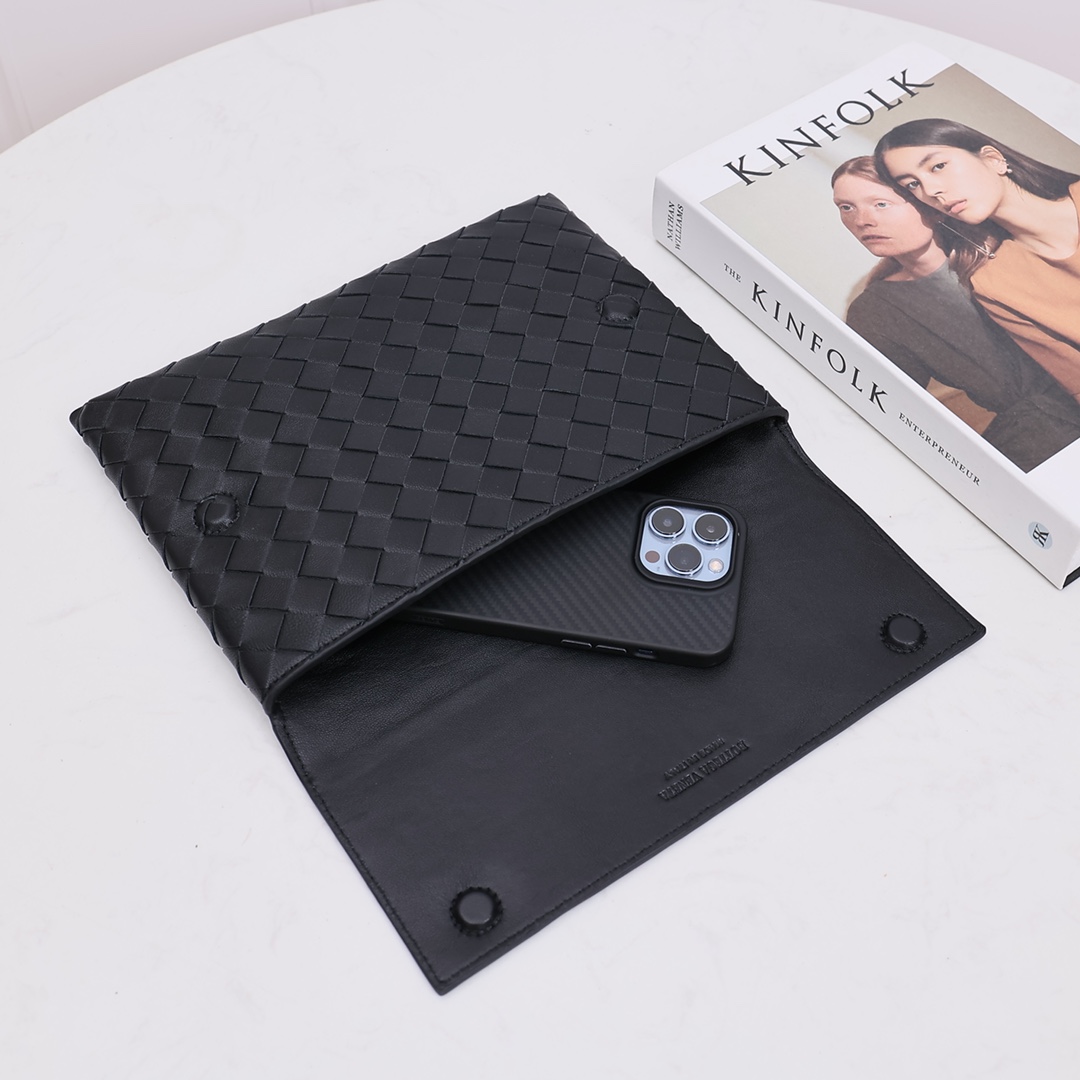 Bottega Veneta Flap Pouch - PerfectKickZ
