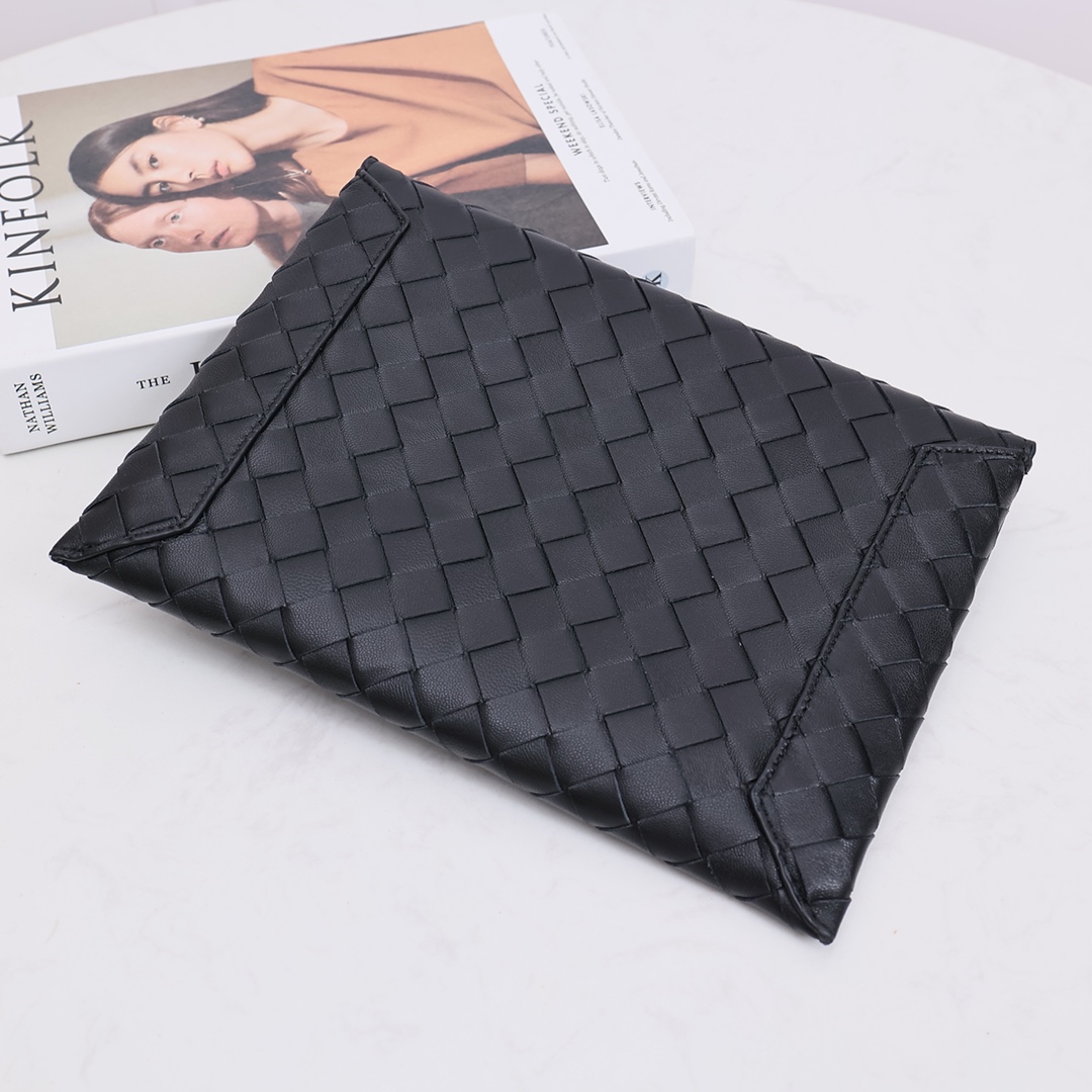 Bottega Veneta Flap Pouch - PerfectKickZ
