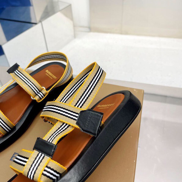 Burberry Icon Stripe Flat Sandals - PerfectKickZ