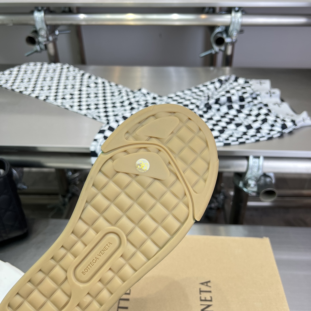Bottega Veneta Vulcan Sneaker - PerfectKickZ