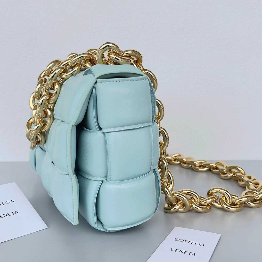 Bottega Veneta Chain Cassette Two-way Bag(26-18-8cm) - PerfectKickZ