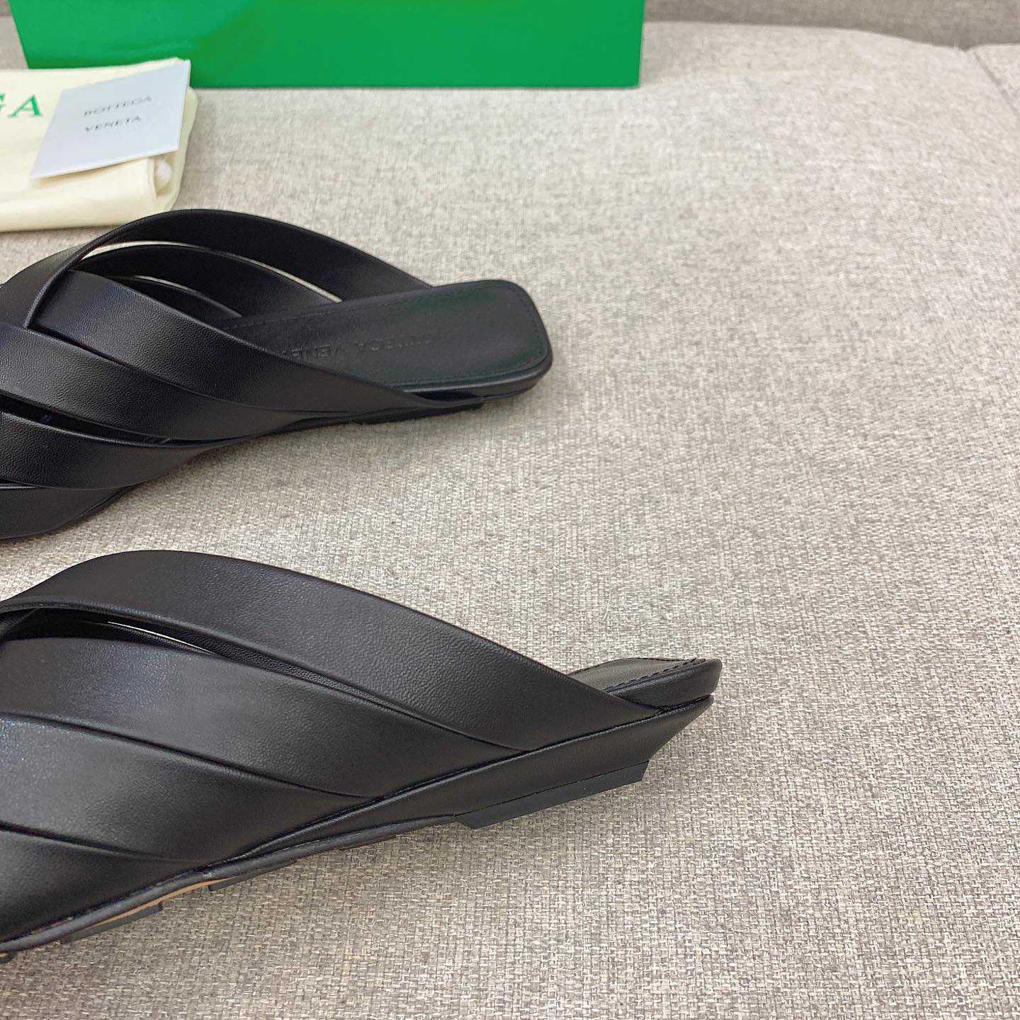 Bottega Veneta Alfie Slipper - PerfectKickZ