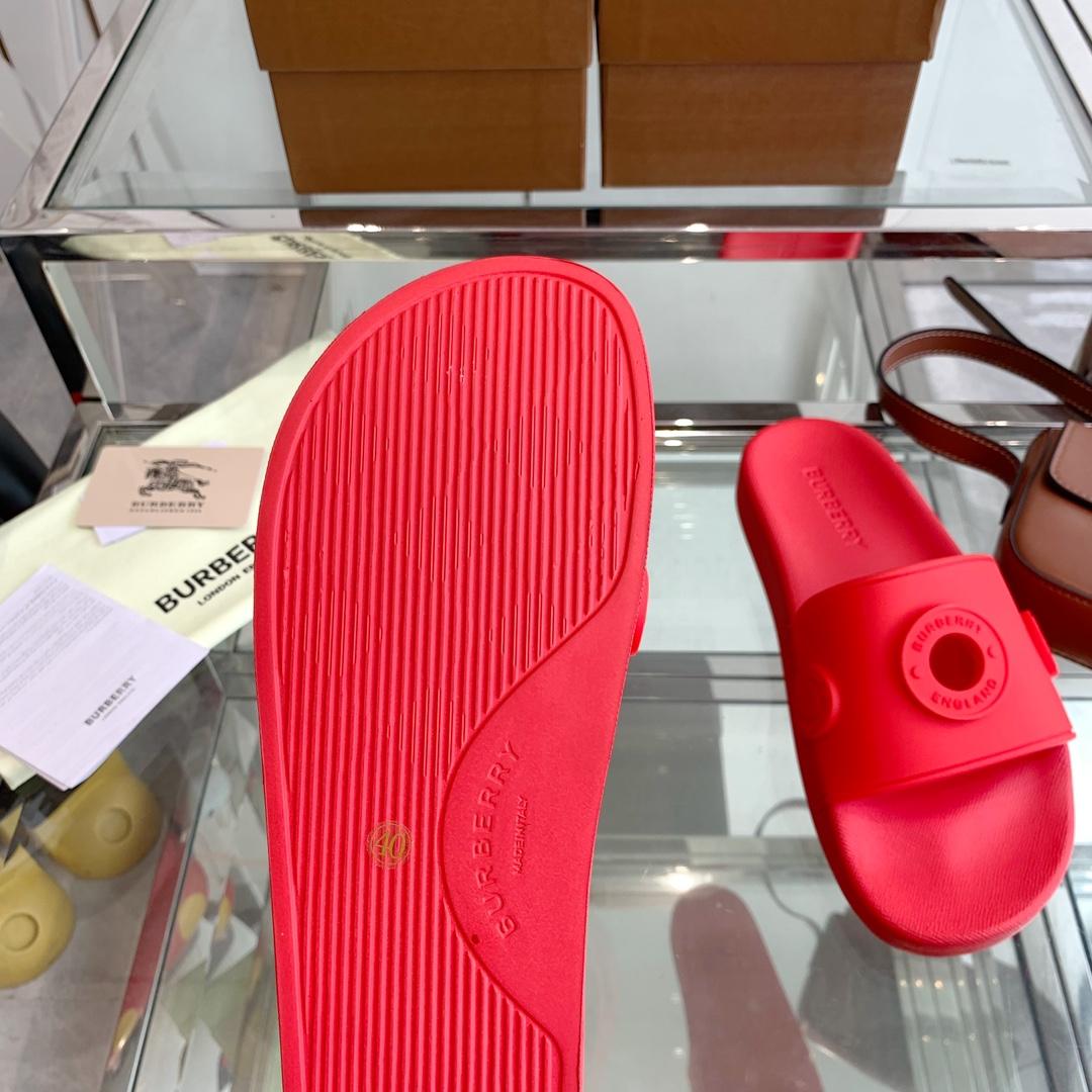 Burberry Eyelet Rubber Slide - PerfectKickZ