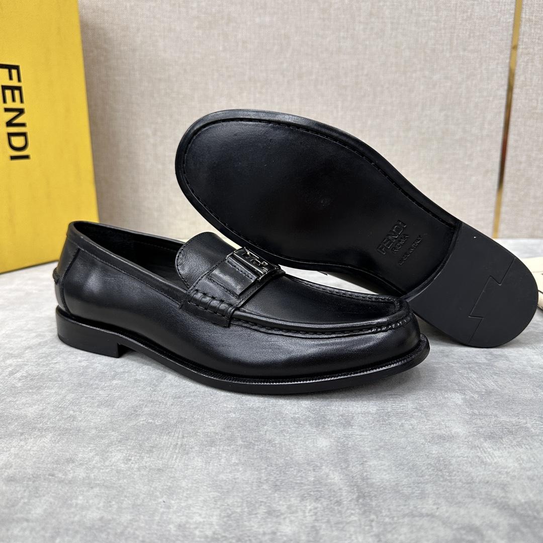 Fendi Men's Black Loafer - PerfectKickZ