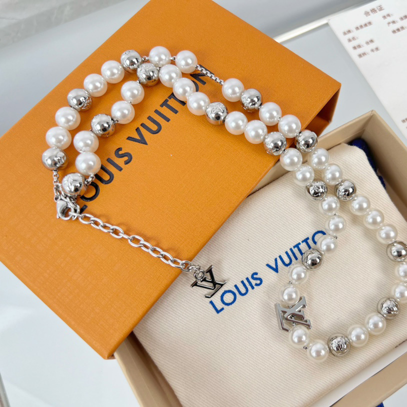 Louis Vuitton Monogram Pearls Necklace    M01157 - 