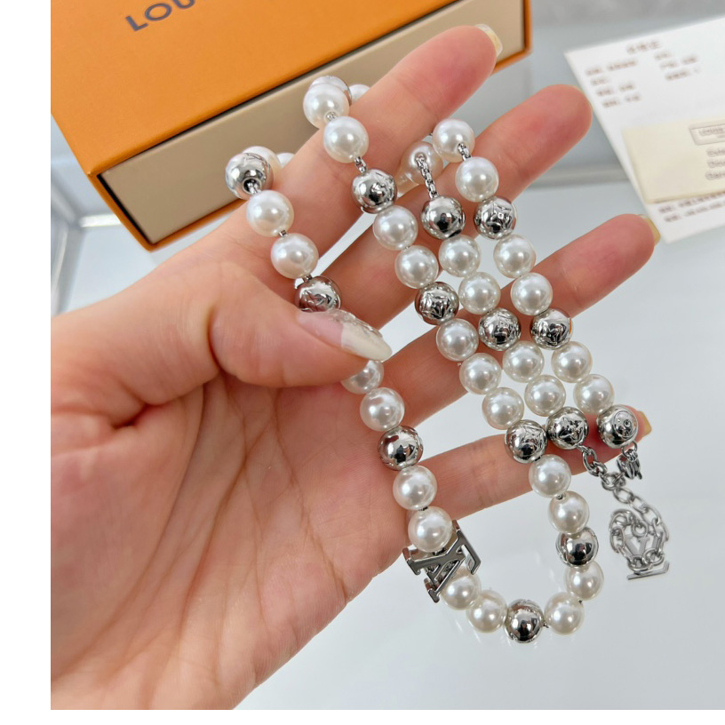 Louis Vuitton Monogram Pearls Necklace    M01157 - 