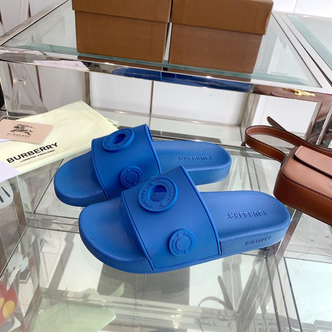 Burberry Eyelet Rubber Slide - PerfectKickZ