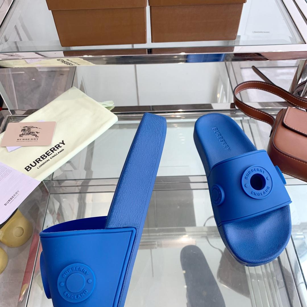 Burberry Eyelet Rubber Slide - PerfectKickZ