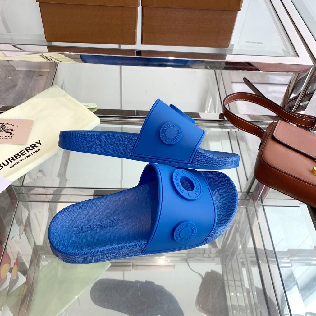 Burberry Eyelet Rubber Slide - PerfectKickZ