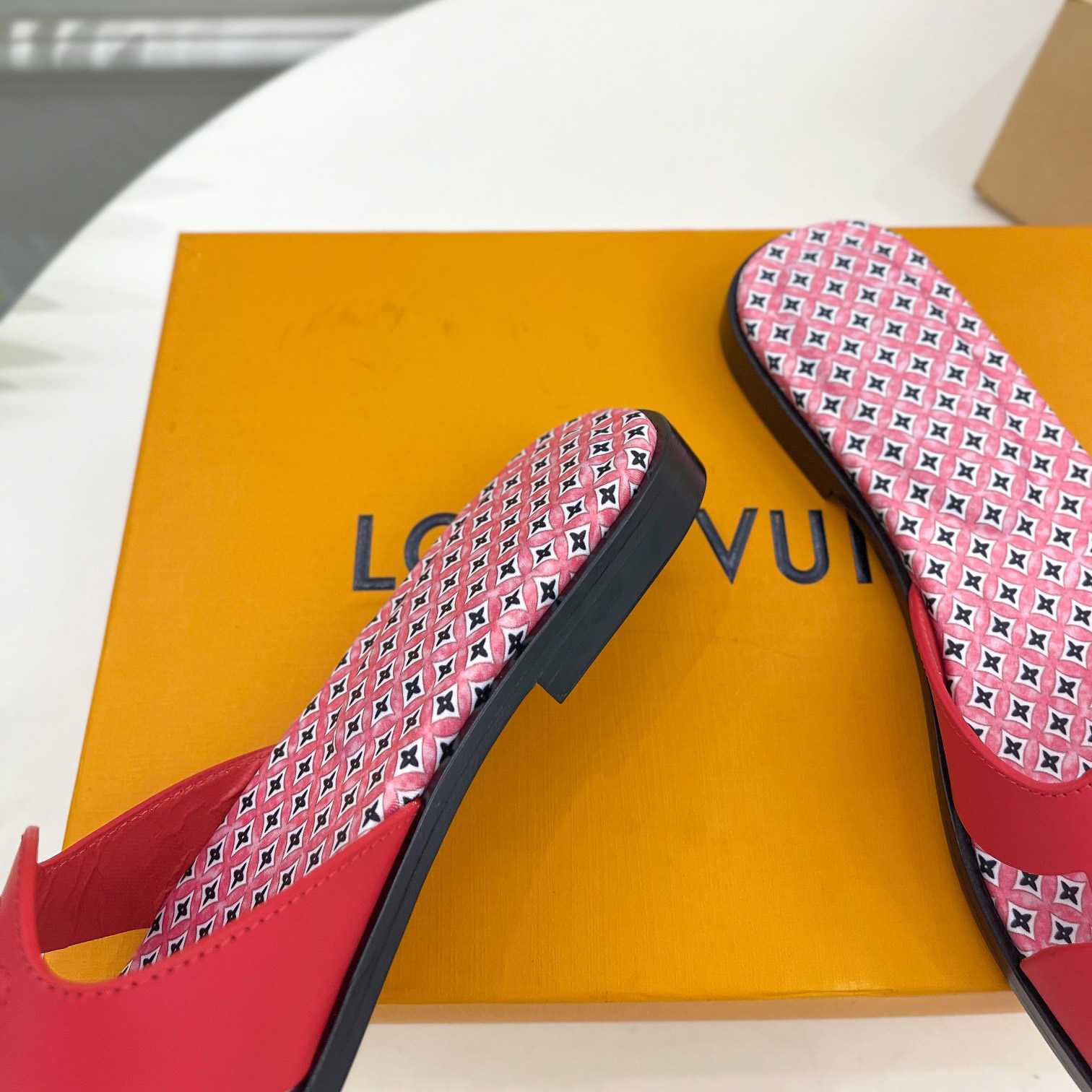 Louis Vuitton LV Isola Flat Mule - PerfectKickZ