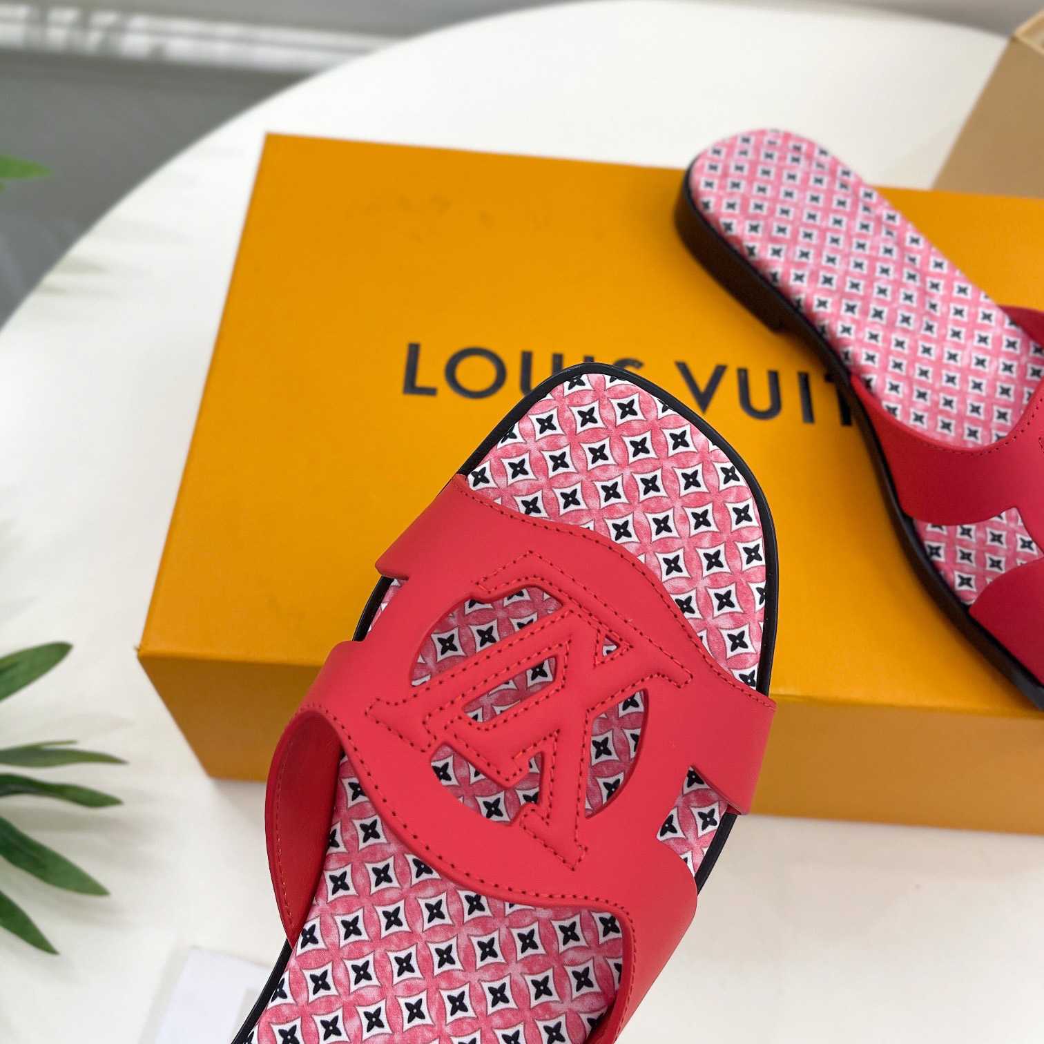 Louis Vuitton LV Isola Flat Mule - PerfectKickZ