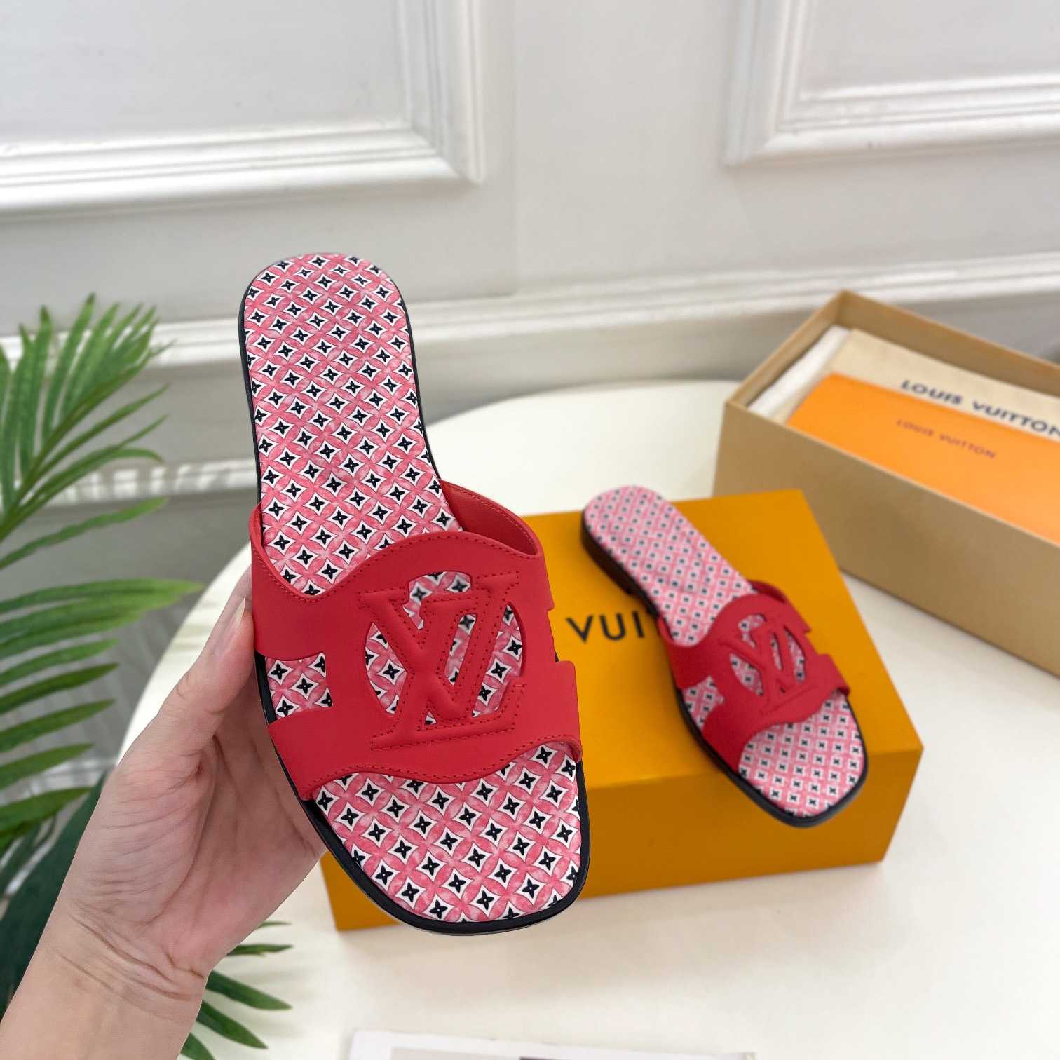 Louis Vuitton LV Isola Flat Mule - PerfectKickZ