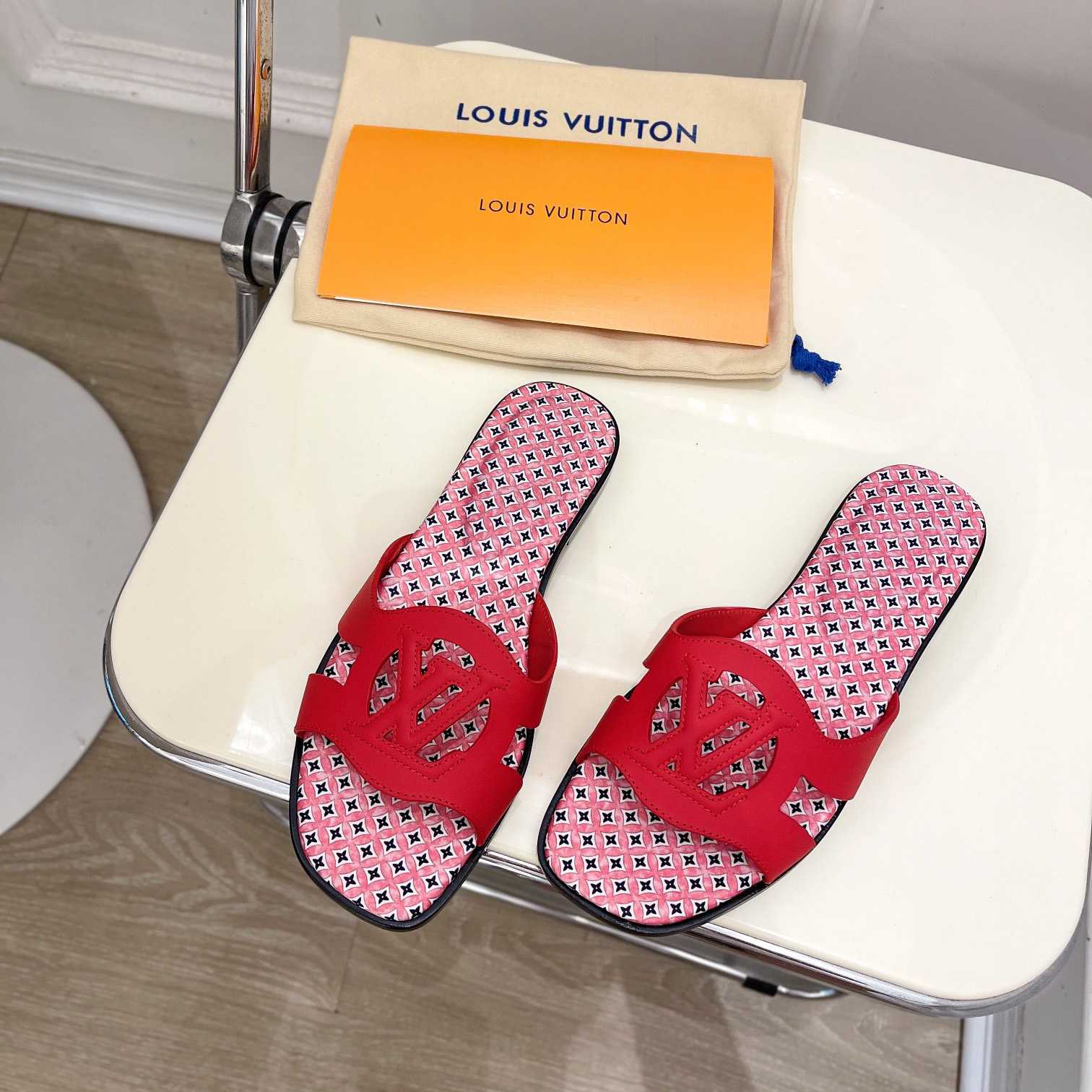 Louis Vuitton LV Isola Flat Mule - PerfectKickZ