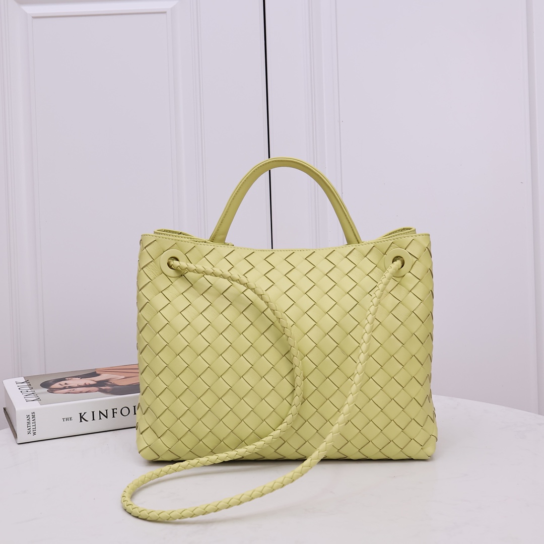 Bottega Veneta Medium Andiamo - PerfectKickZ