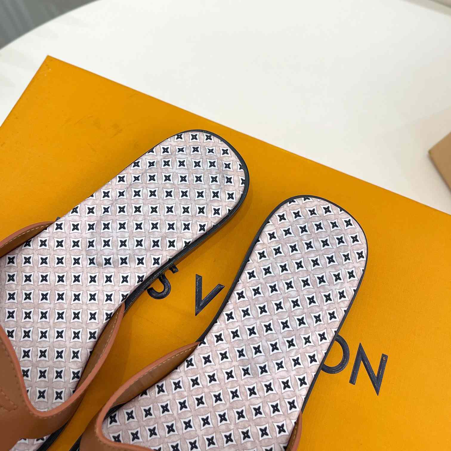 Louis Vuitton LV Isola Flat Mule - PerfectKickZ